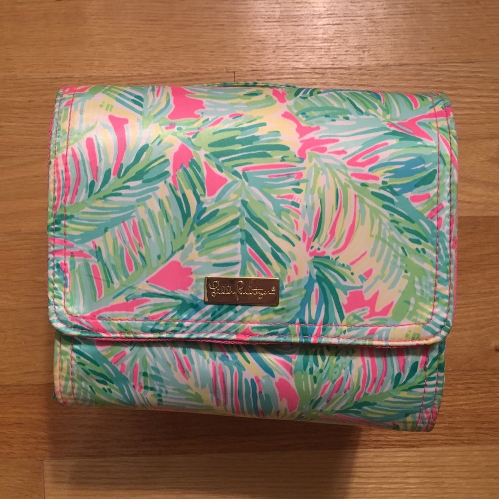 Lilly Pulitzer hanging travel toiletry case